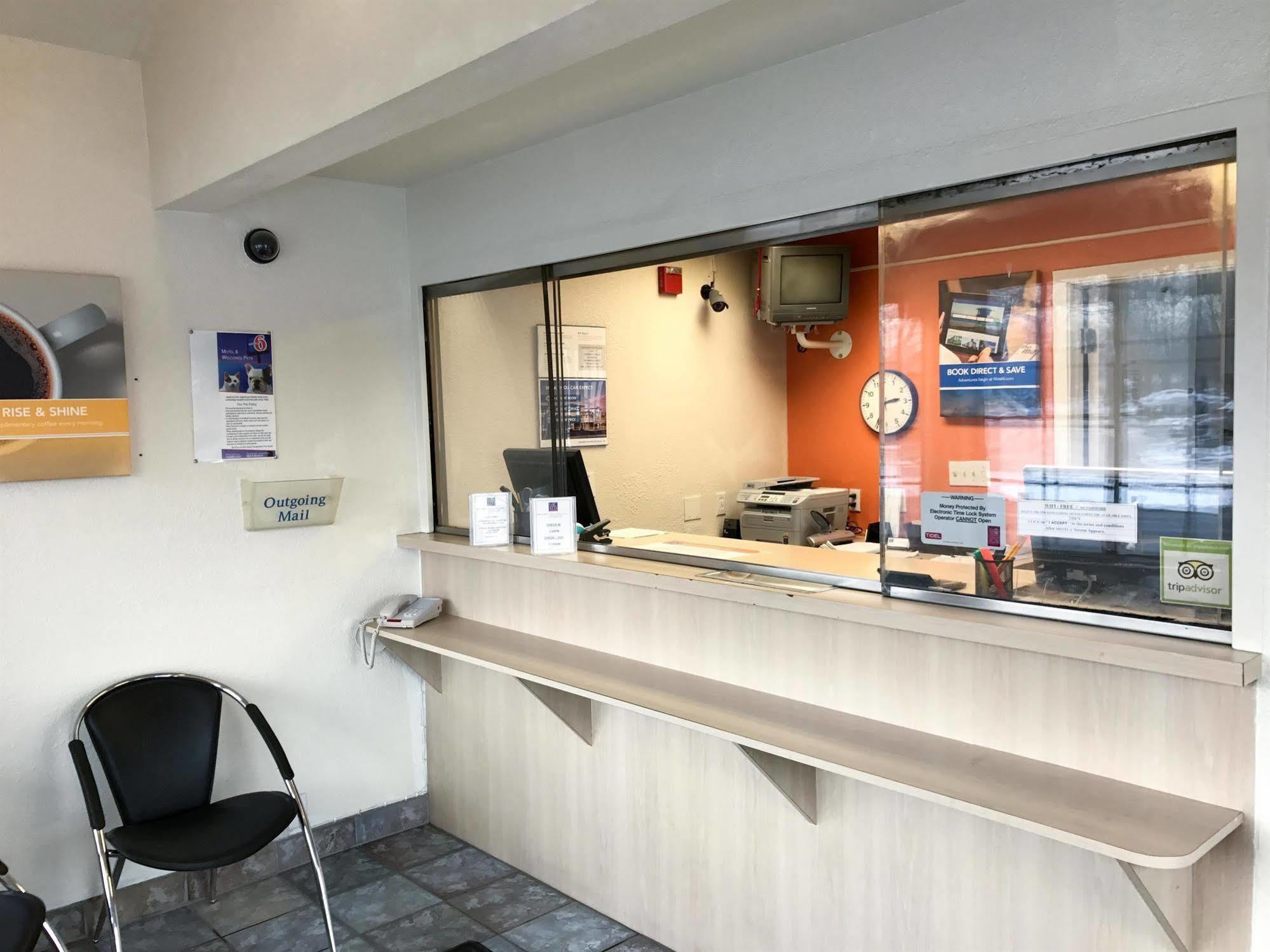 Motel 6-Enfield, Ct - Hartford エクステリア 写真